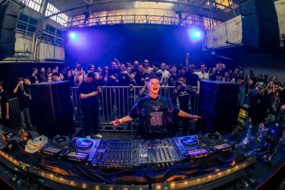 Loading... just a sec